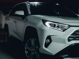 Автомобиль Toyota