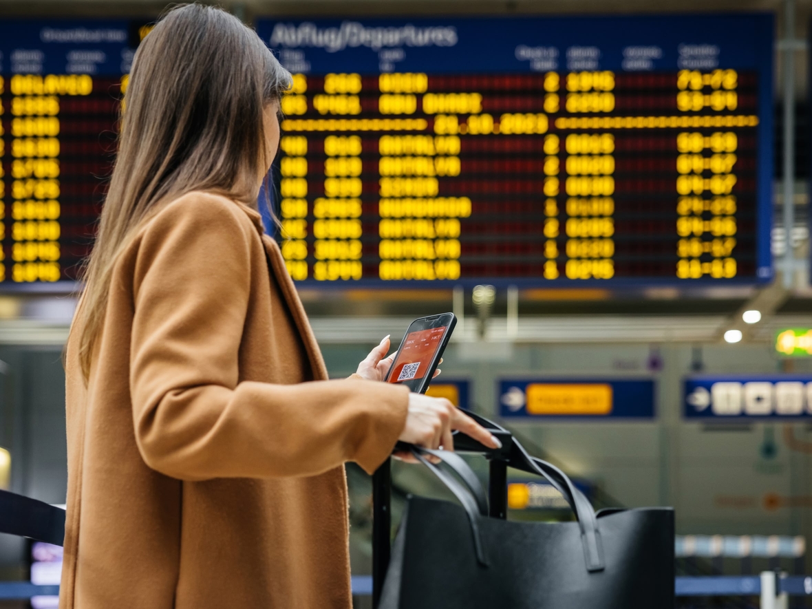 Самые дорогие билеты на ноябрьские праздники в 2025-м: 620 тыс. ₽ — за рубеж, 145 тыс. ₽ — по России