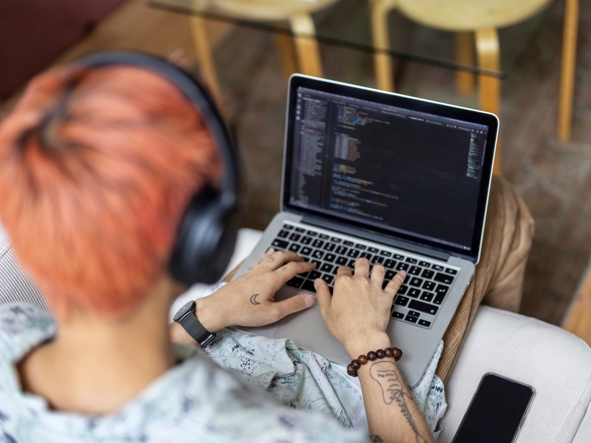 Бизнес может сэкономить до $30 млн — с помощью автономных ИИ-агентов, которые выполняют до 50% задач разработчиков