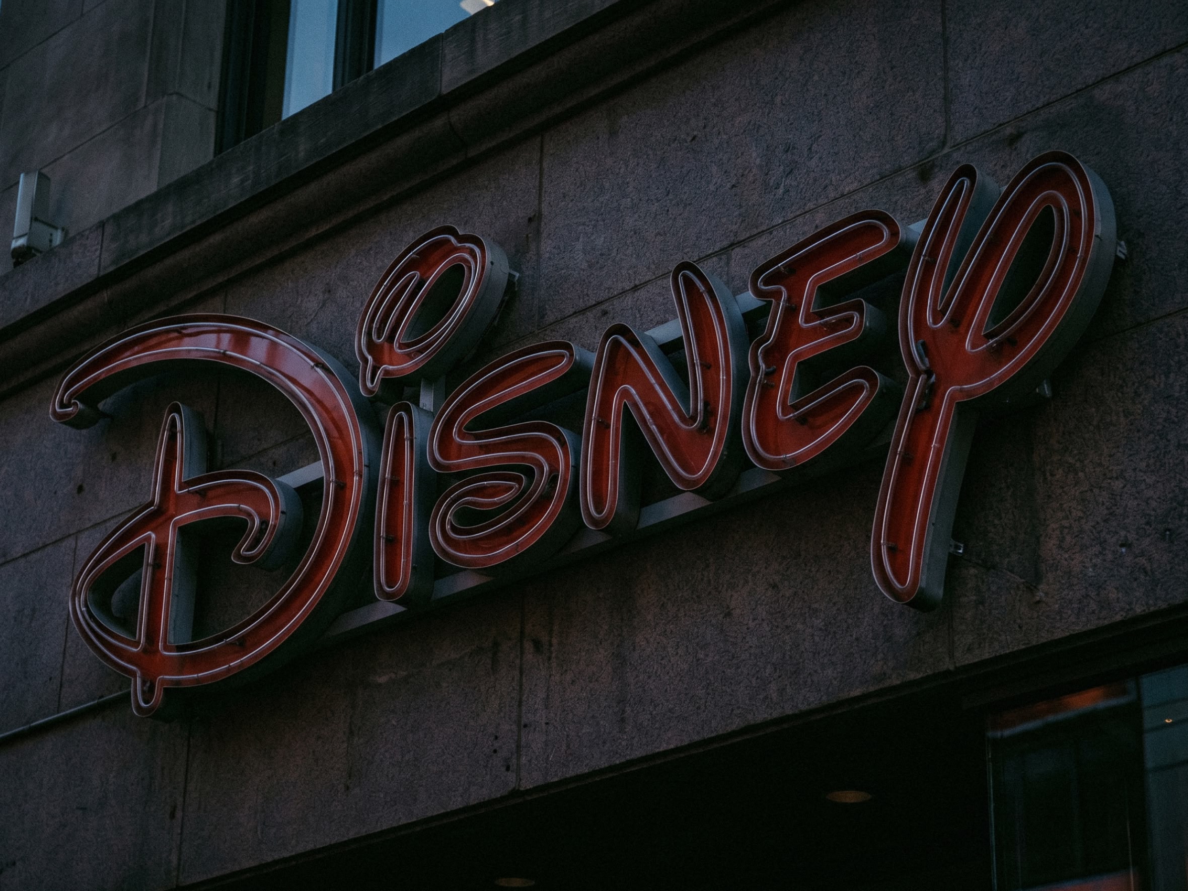 Disney уходит с российских стримингов — в 2027 году весь контент студии удалят из онлайн-кинотеатров