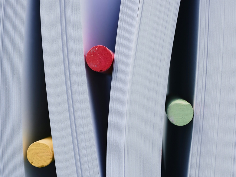 Россияне стали больше слушать, а не читать: в 2025 году спрос на аудиокниги вырос на 12%