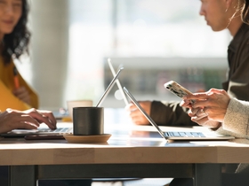 Главный IT-тренд 2026 года в России — ИИ-агенты: 59% компаний изучают внедрение