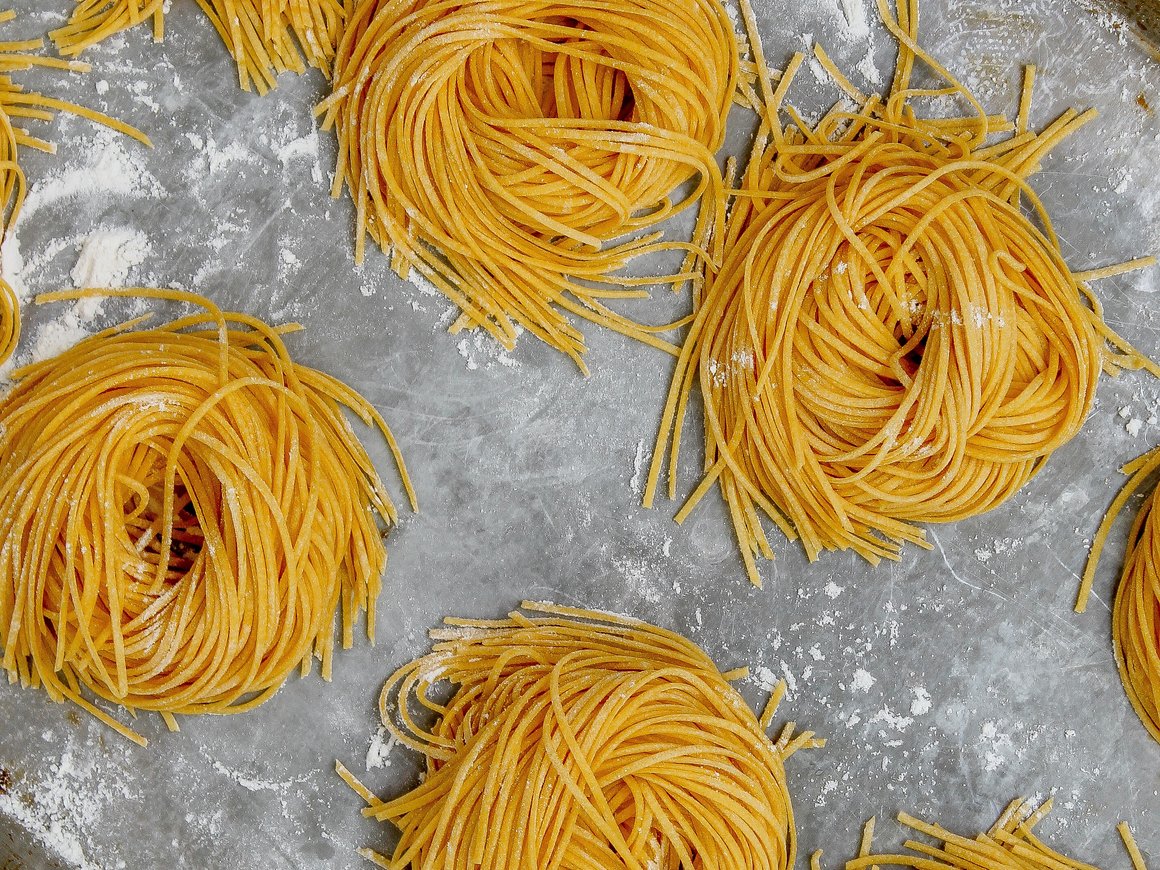 У россиян выросло количество свободных денег, они могут купить на них 794 «Доширака» — исследование