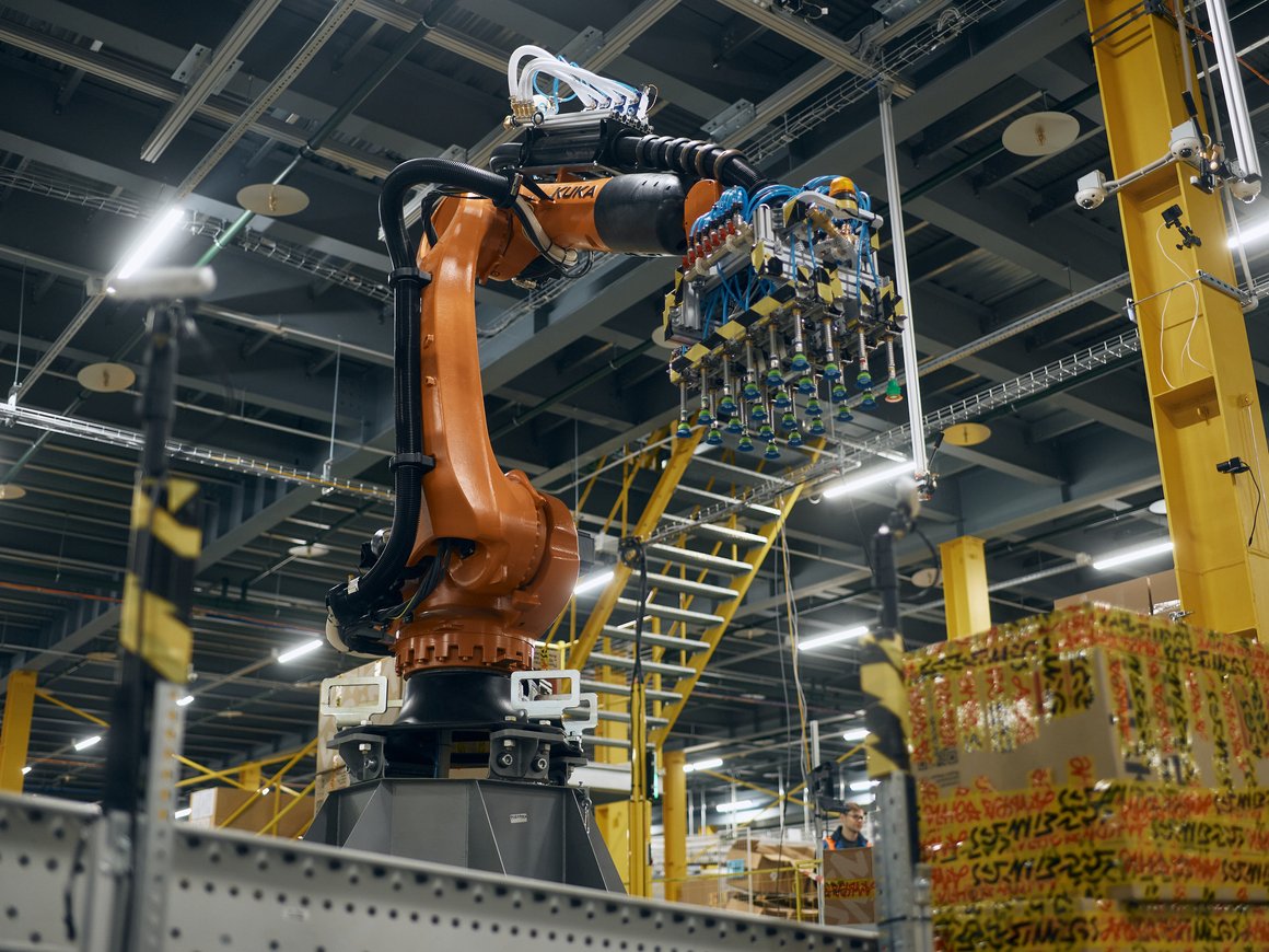 Роборука «Яндекс Маркета» с нейросетью расставит все по полочкам на складе