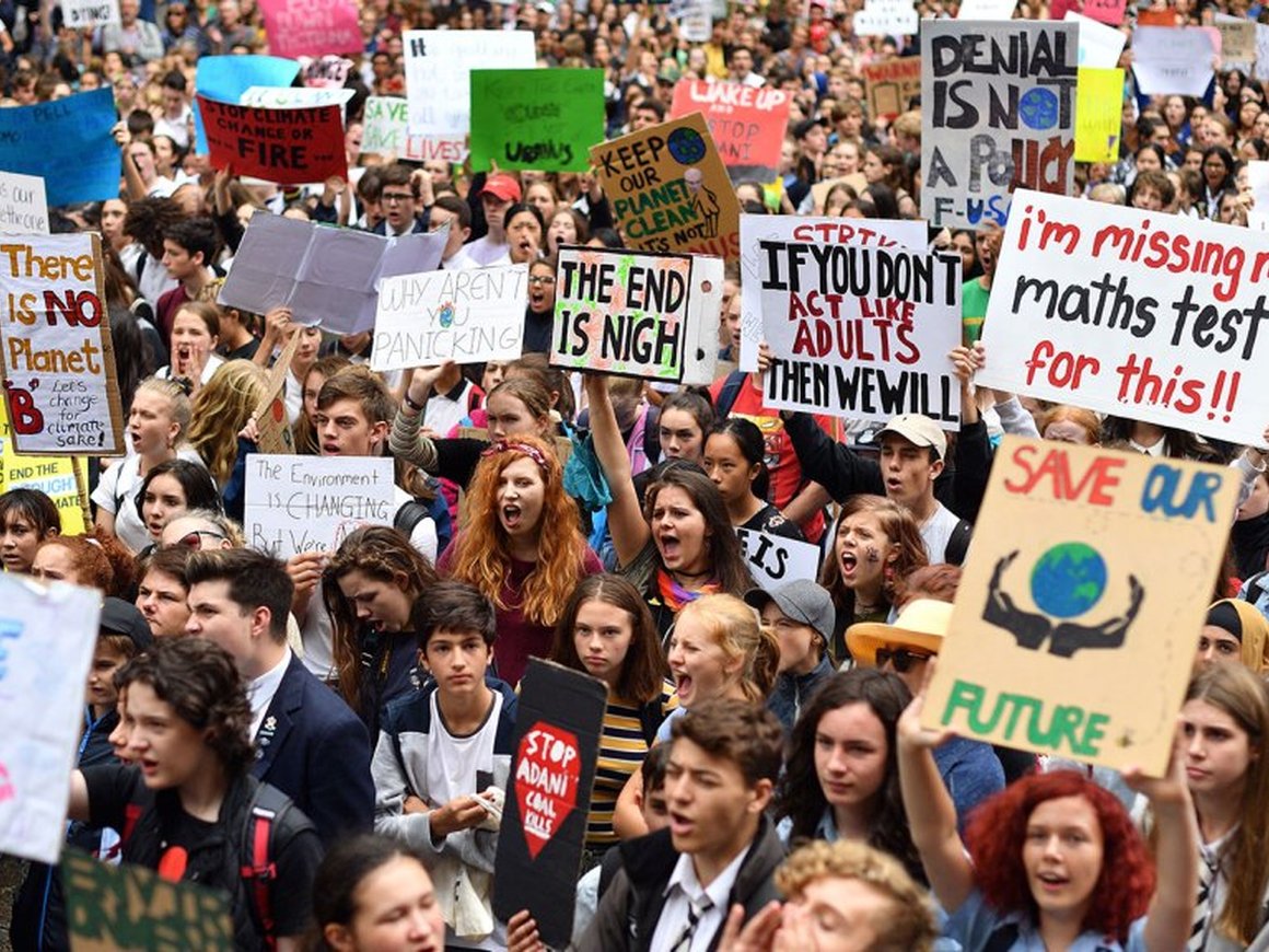 Британский словарь назвал словосочетание 2019 года