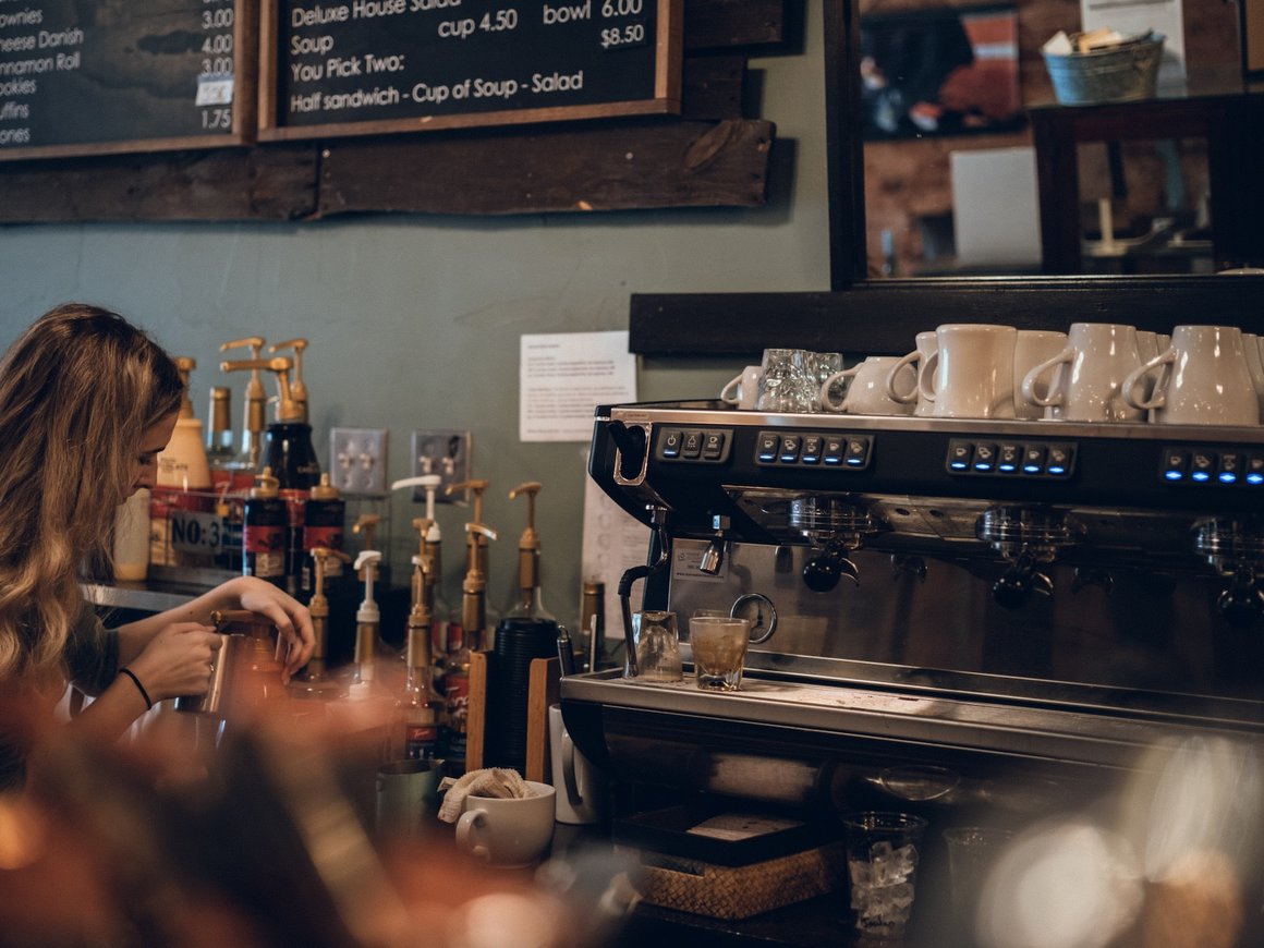 «Остались одни девочки»: рестораторы о том, как мобилизация отразилась на их бизнесе