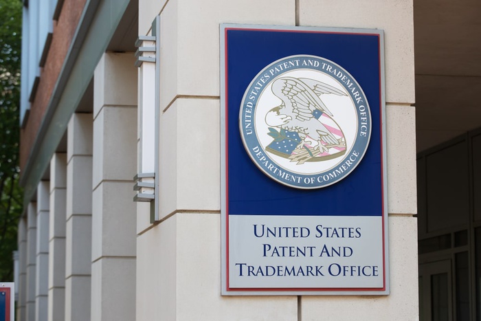 Бюро патентов и товарных знаков США