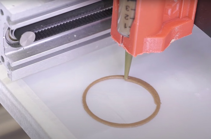 Эти деревянные детали напечатаны на 3D-принтере и принимают заданную форму при высыхании