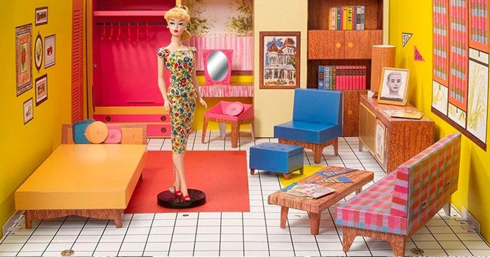 один из первых кукольных домиков Mattel, ретро кукла Barbie