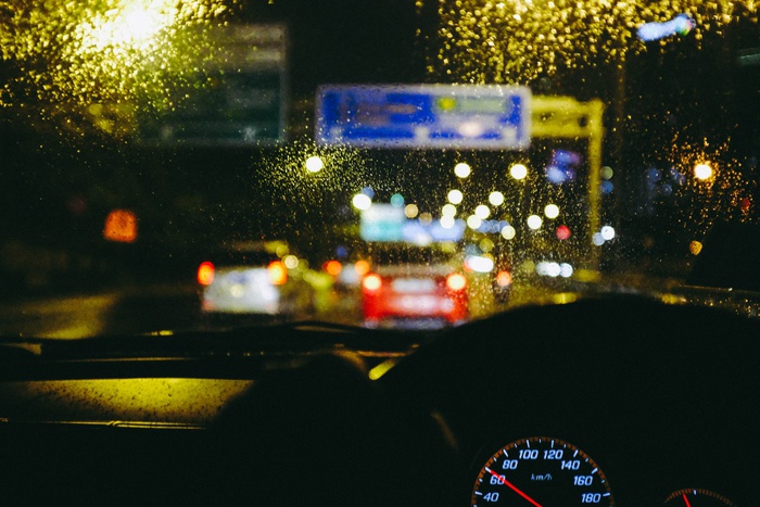 ночь, дождь, затрудненный обзор, дорожное движение