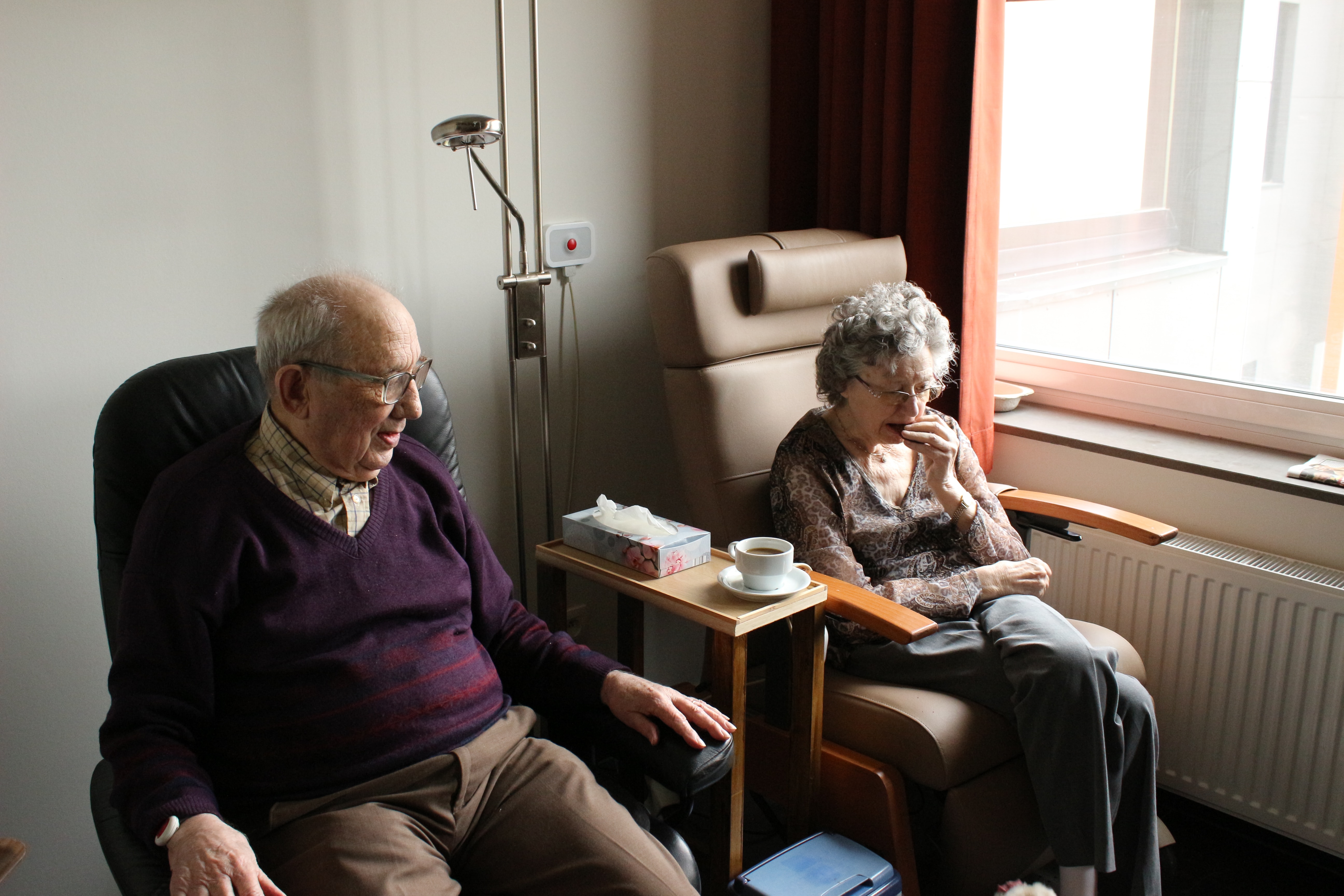 Жизнь пенсионеров на пенсии. Дом престарелых. Пенсионеры в доме престарелых. Дом престарелых в Швеции. Пожилые в интернете.