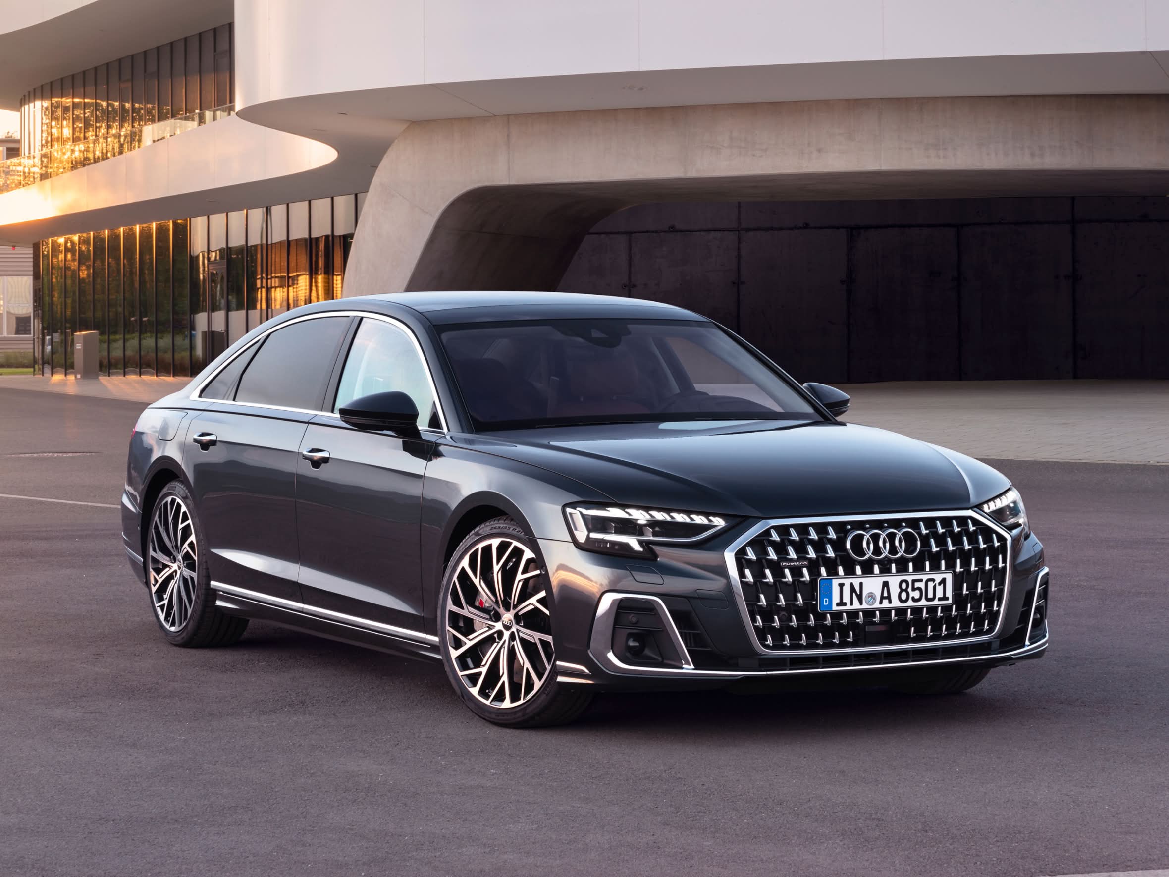 Источник: audi.com/en/photos/album/audi-a8-a8-l-1977