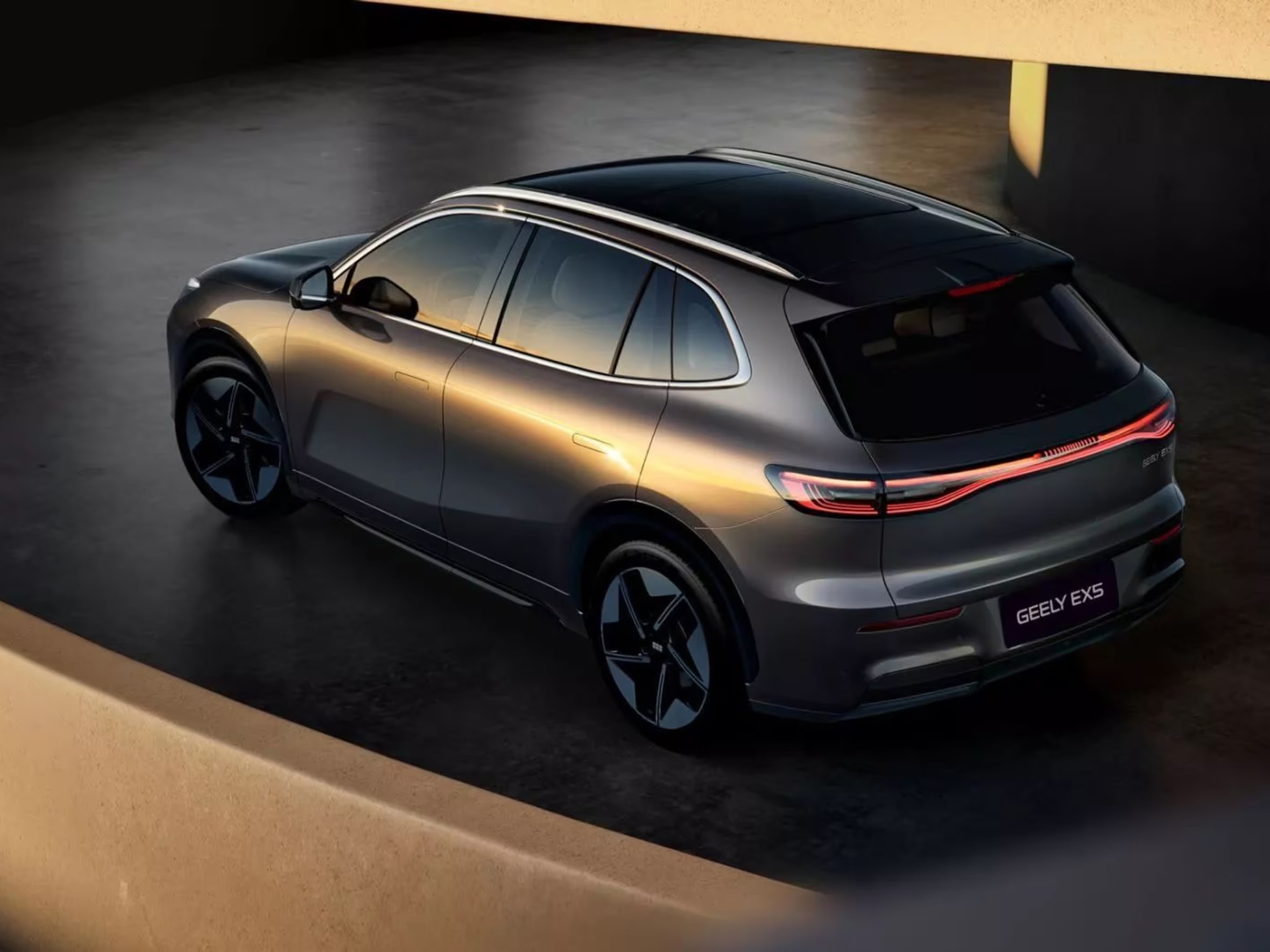 Geely представила новый гибрид EX5 EM-R — автомобиль официально выйдет в России