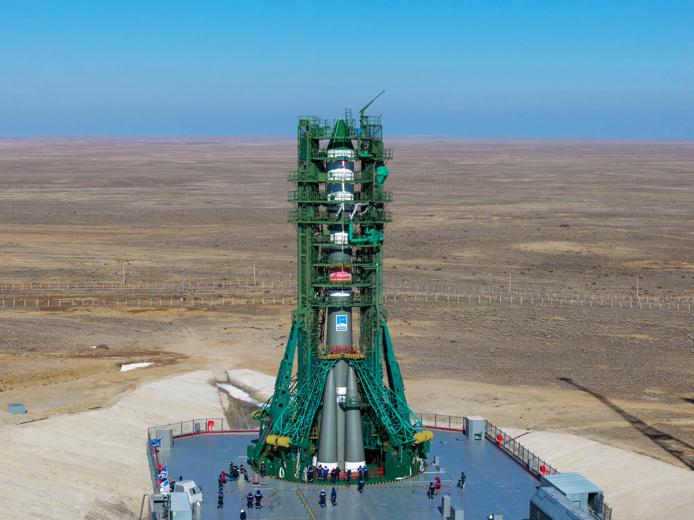 «Роскосмос» начал размещать рекламу на ракетах: среди первых интеграций — логотипы ПСБ и «Кофемании»
