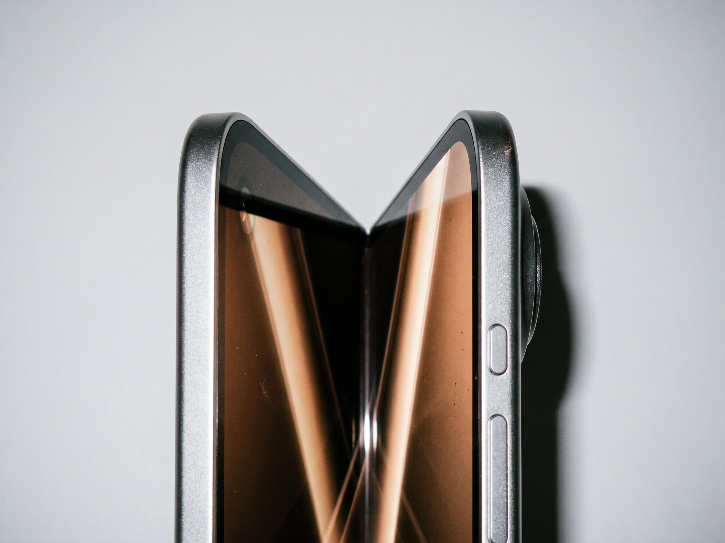 Apple ещё не выпустила ни одного складного iPhone Ultra — но уже готовит к релизу третье поколение «раскладушек»