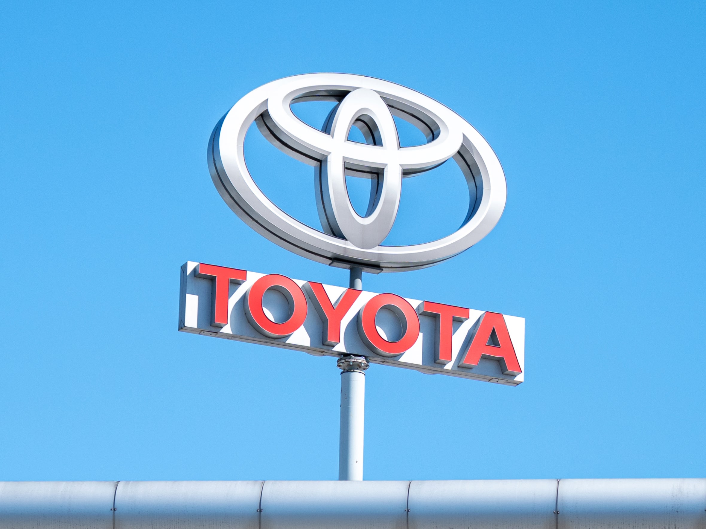 Toyota вновь стала мировым лидером по продажам автомобилей — за полгода компания реализовала 5,39 млн машин