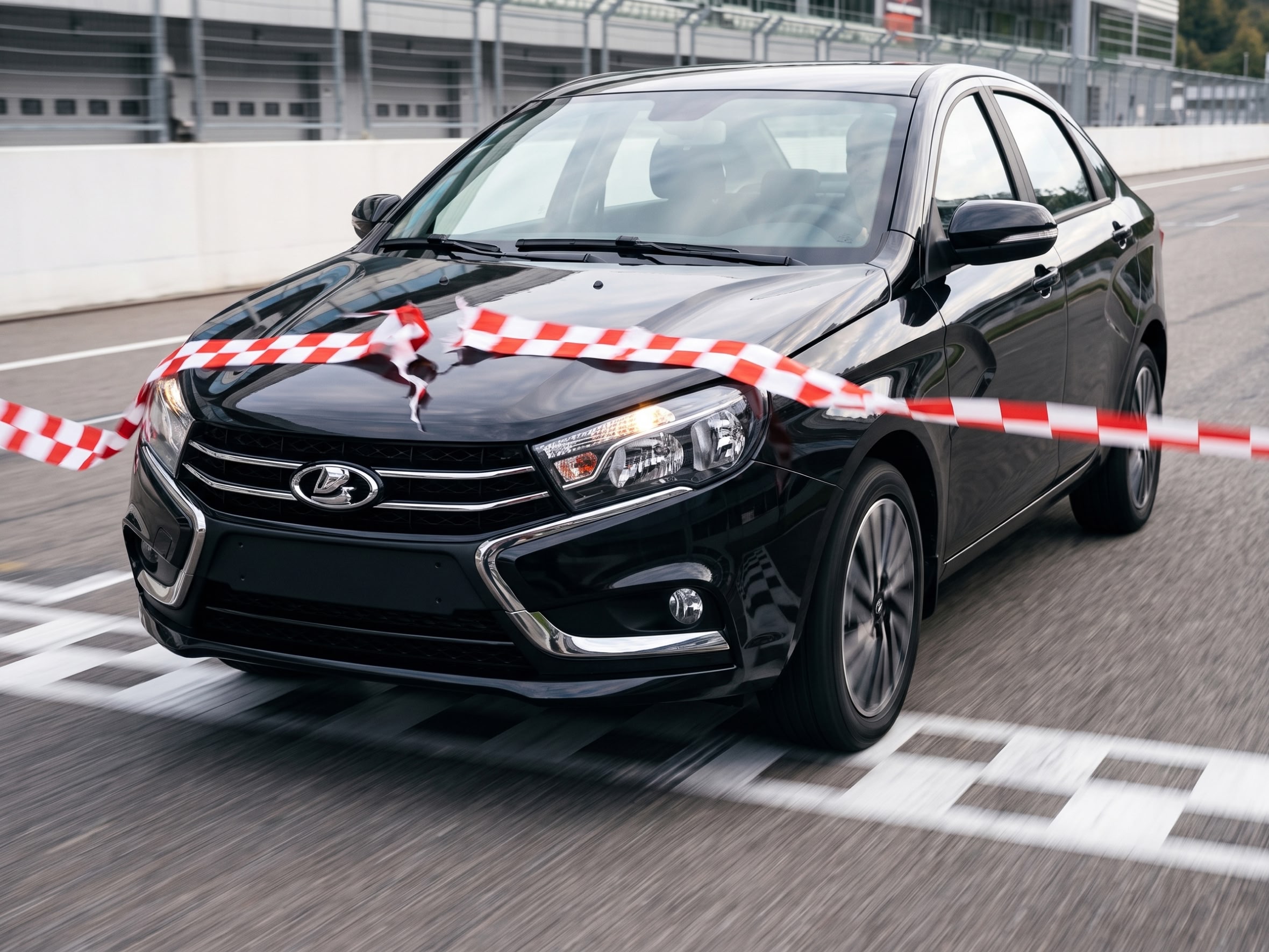 Lada стала лидером российского авторынка за последние 20 лет — компания продала 7,4 млн автомобилей