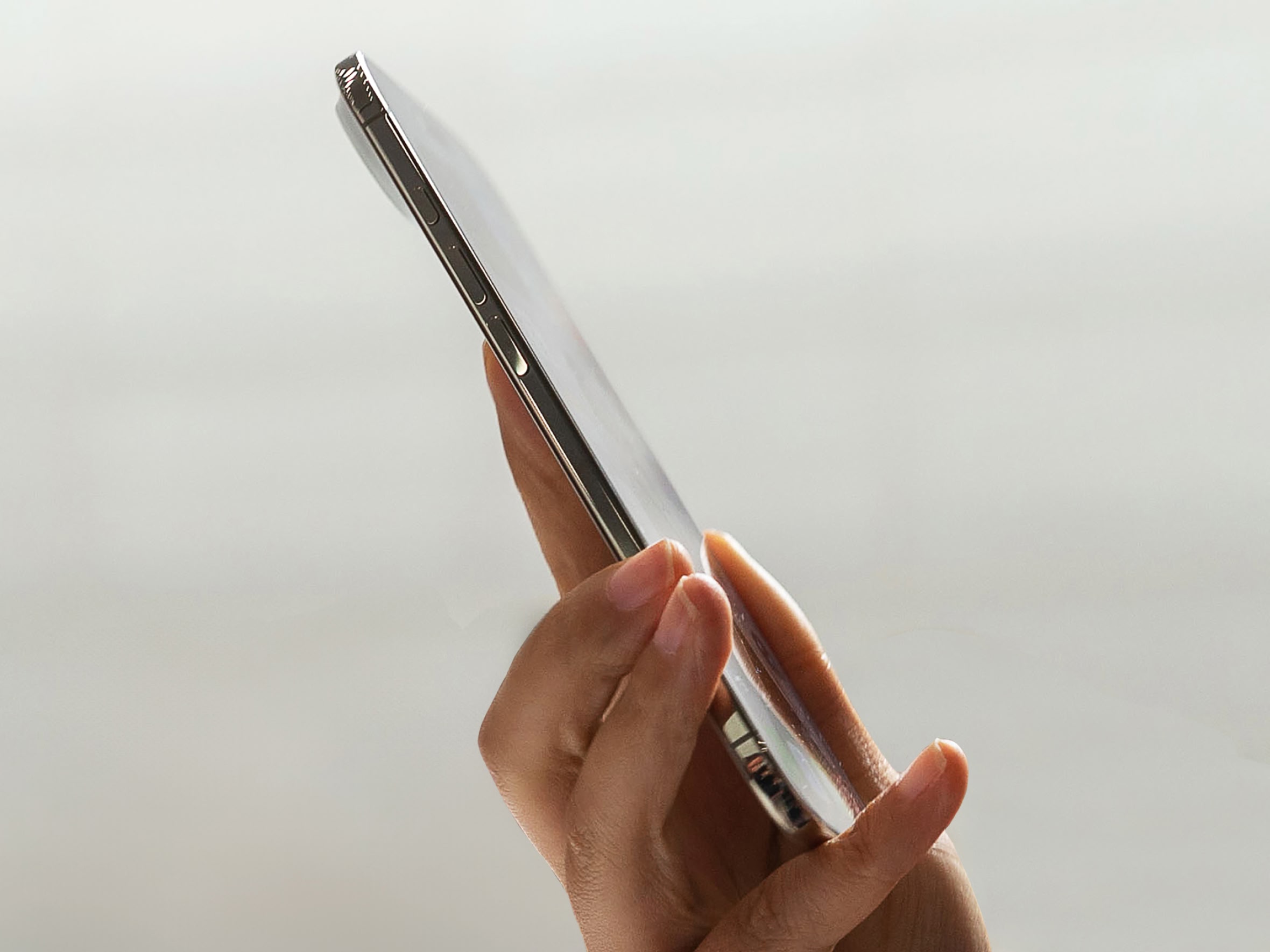 Инсайдеры раскрыли новые детали юбилейной модели iPhone 20 — смартфон будет таким же тонким, как iPhone Air