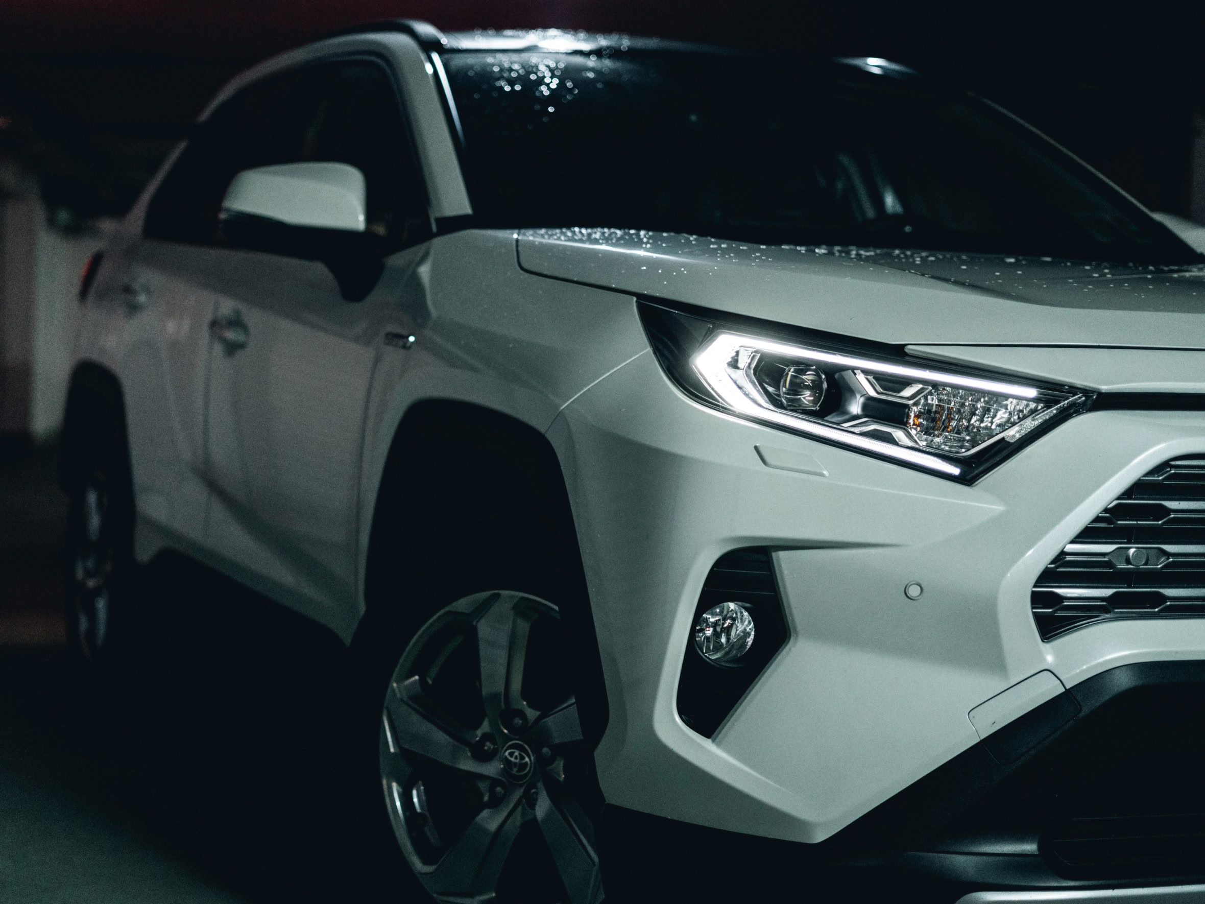 Продажи автомобилей Toyota в России выросли более чем вдвое — при этом на мировом рынке показатели бренда снизились