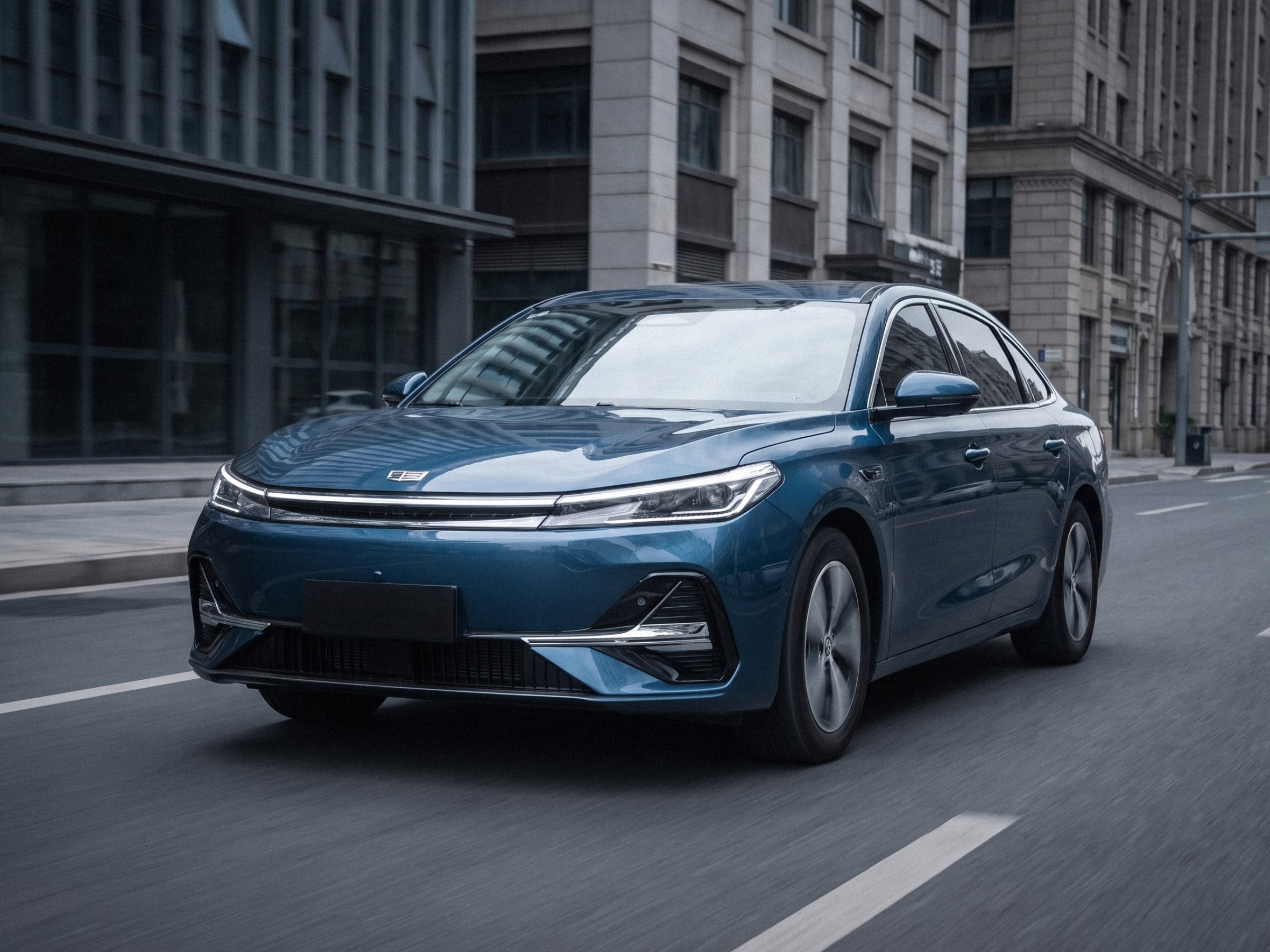 Седан Geely проехал 2600 км без дозаправки — автомобиль попал в Книгу рекордов Гиннеса